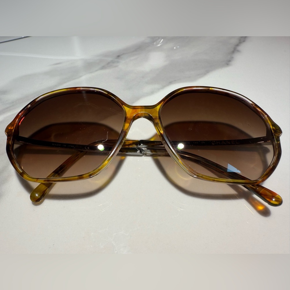 Chanel Stylish Brown Sunglasses